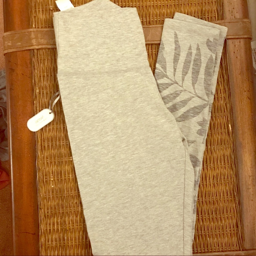 Aerie Hi- Rise Legging - NWT